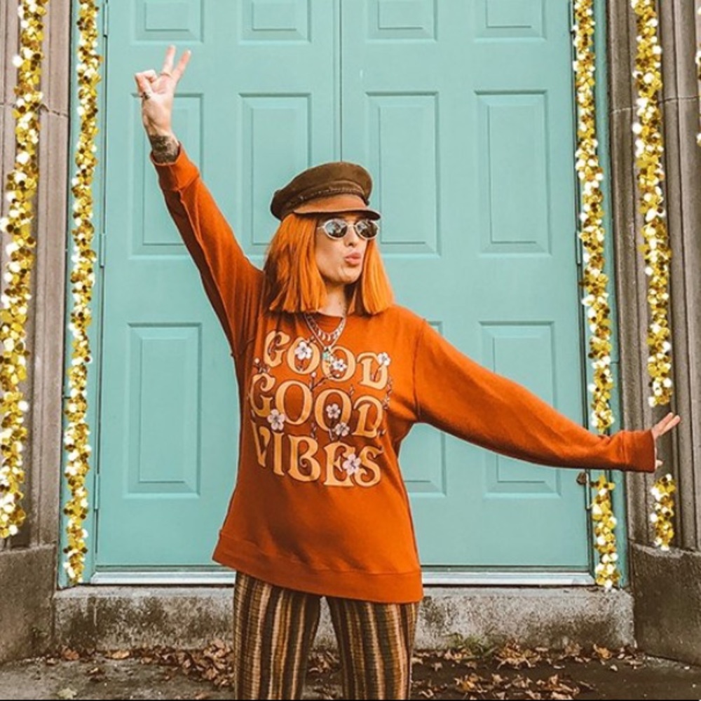 Good Vibes Fleece Pullover - Picture 4 of 5